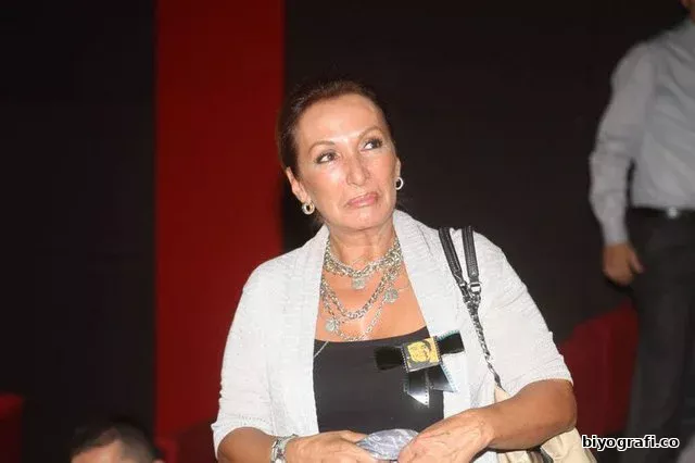 Gül Sunal Kimdir, Boyu, Kaç Yaşında, Nereli - Biyografi.co 1