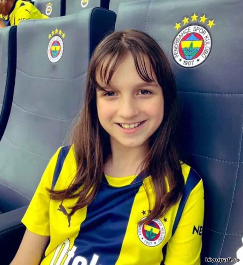Yaz Yıldırım Kimdir, Boyu, Kaç Yaşında, Nereli - Biyografi.co 3