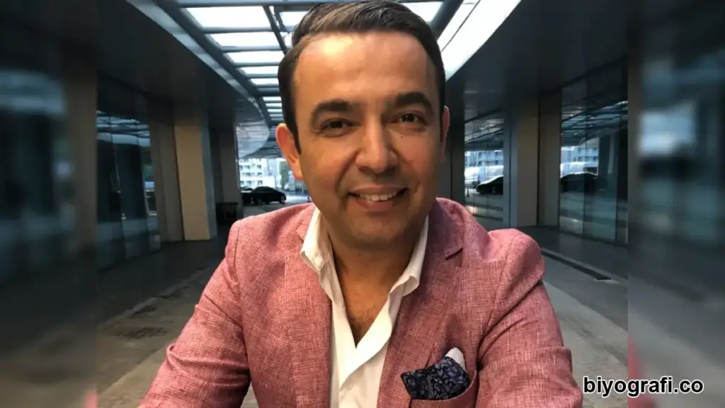 Tahir Sarıkaya kimdir