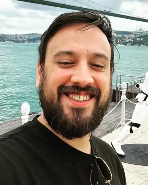 enis kirazoğlu kimdir