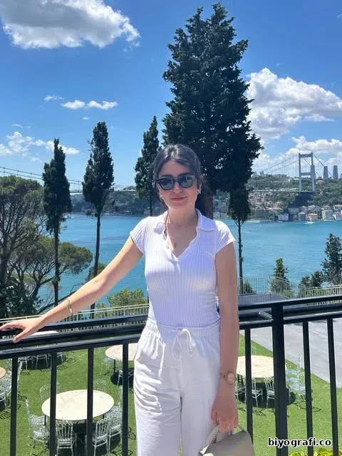 Ezgi Yen Kimdir, Boyu, Kaç Yaşında, Nereli - Biyografi.co 2