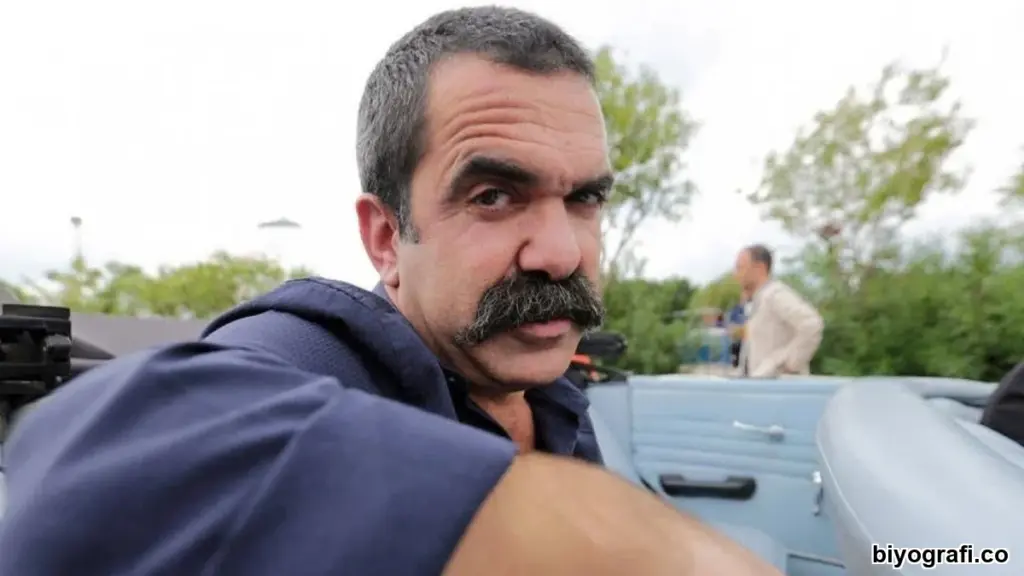 Alparslan Özmol Kimdir