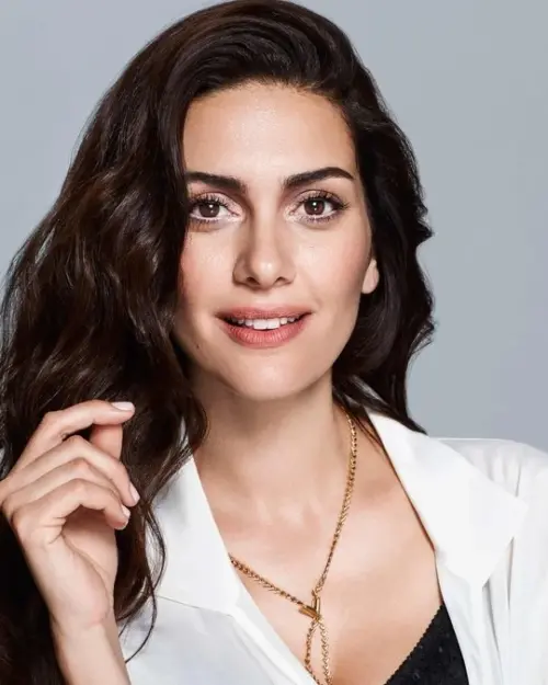 Bergüzar Korel Kimdir