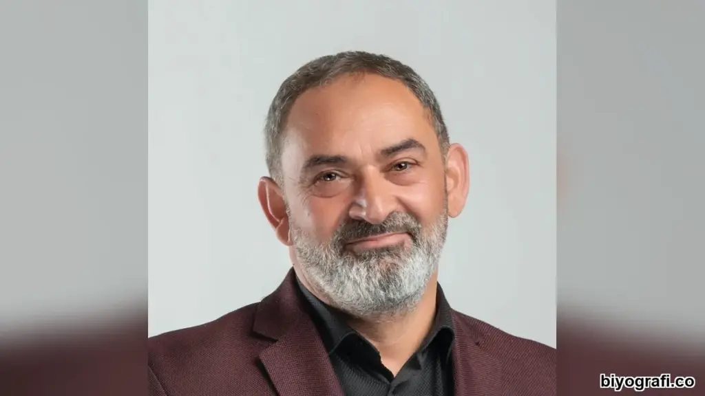 Dursun Ali Erzincanlı Kimdir
