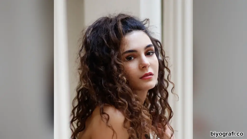 Ebru Şahin Kimdir, Boyu, Kaç Yaşında, Nereli - Biyografi.co 2