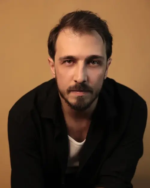 Emrah Altıntoprak Kimdir