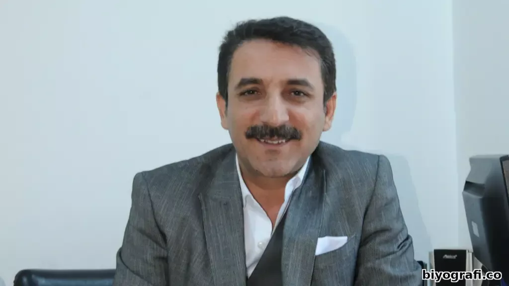 Latif Doğan Kimdir, Boyu, Kaç Yaşında, Nereli - Biyografi.co 2