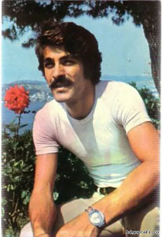 Kadir İnanır